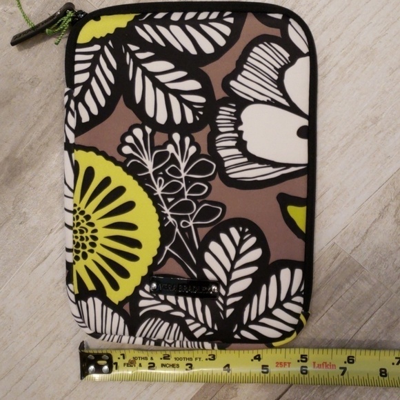 Vera Bradley Green & Black Floral Neoprene Tablet Case-NWOT - Picture 3 of 7
